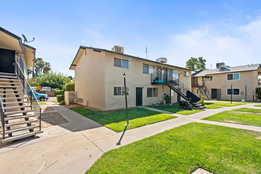 475 N Manila Ave, Fresno, CA for sale - Building Photo - Image 2 of 12