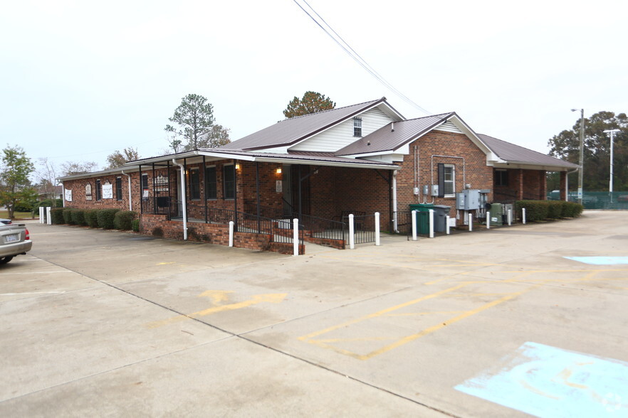 1220 Walter Reed Rd, Fayetteville, NC for lease - Primary Photo - Image 1 of 17