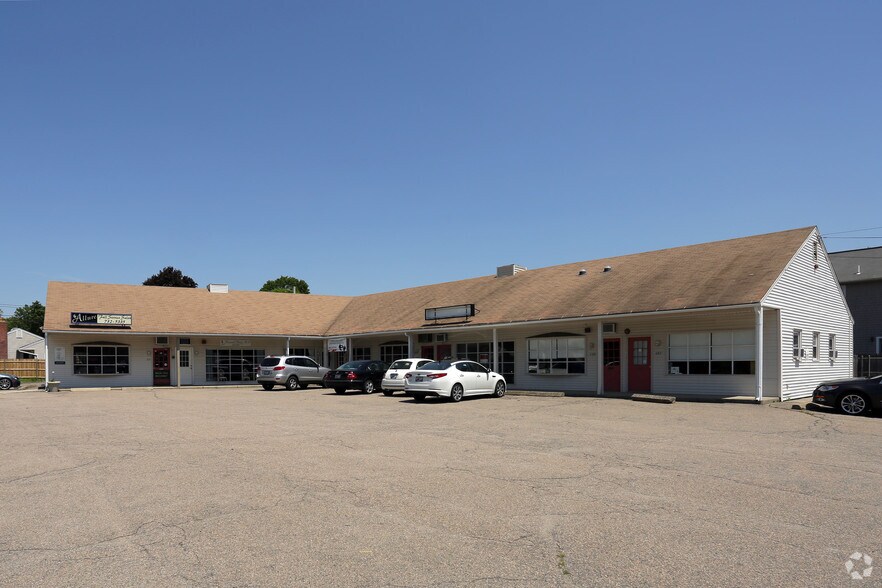 1157-1171 Main Ave, Warwick, RI for sale - Primary Photo - Image 1 of 1