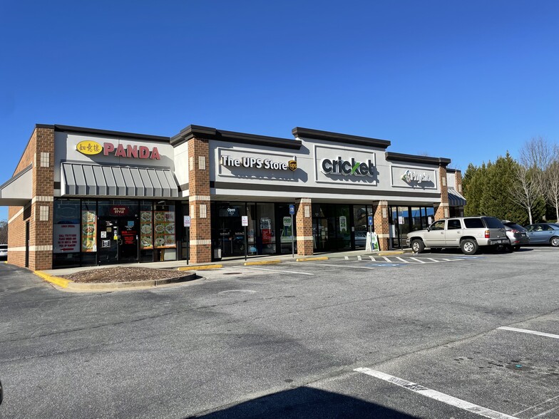 4004-4030 Lawrenceville Hwy NW, Lilburn, GA for lease - Building Photo - Image 1 of 13