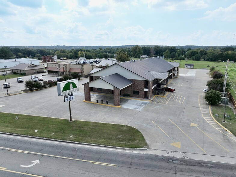 1810 E Main St, Stigler, OK for sale - Primary Photo - Image 1 of 32