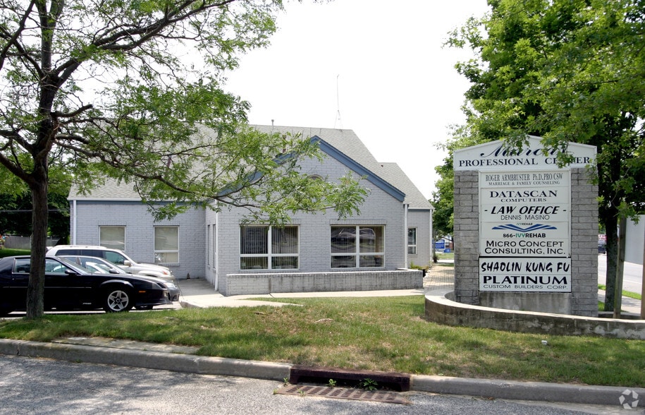 627 Horseblock Rd, Farmingville, NY for sale - Building Photo - Image 1 of 25