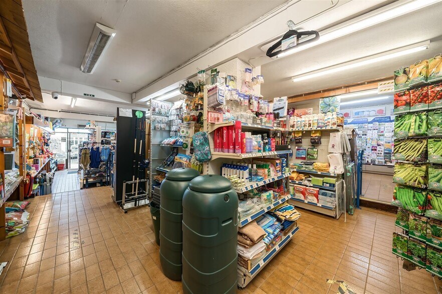 4 The Street, Charmouth for sale - Interior Photo - Image 3 of 8