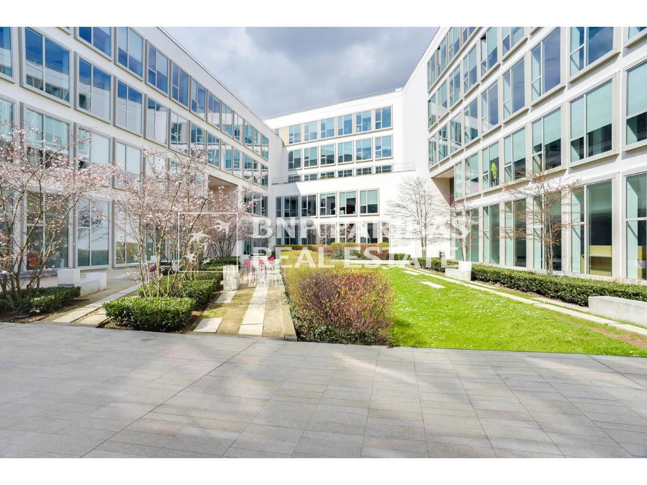 110 Rue Ambroise Croizat, Saint-Denis for lease Building Photo- Image 1 of 10