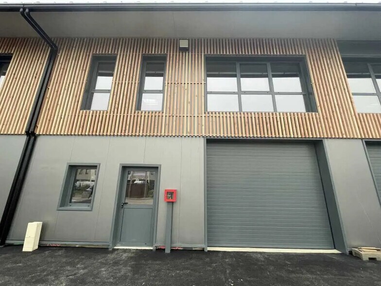 Flex in Ennery for lease - Building Photo - Image 1 of 14