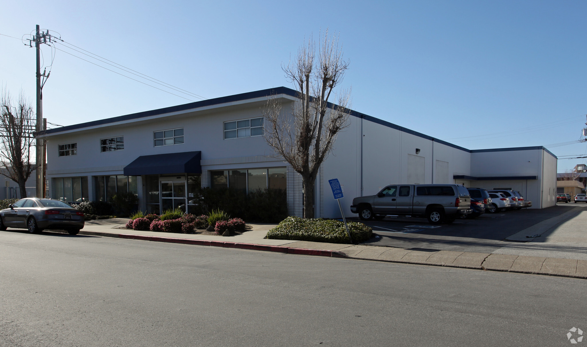 858 Stanton Rd, Burlingame, CA for lease Primary Photo- Image 1 of 18