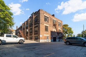 535 Queen St E, Toronto, ON for lease Building Photo- Image 1 of 16