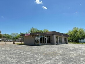 634 W Commercial St, Springfield, MO for lease Interior Photo- Image 2 of 5