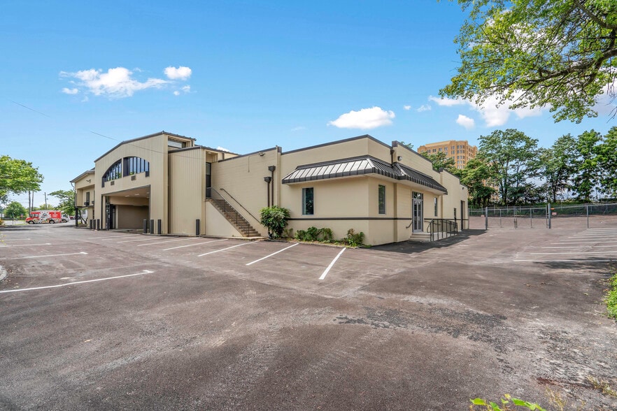 2355 Lewis Ave, Rockville, MD for lease - Building Photo - Image 2 of 21