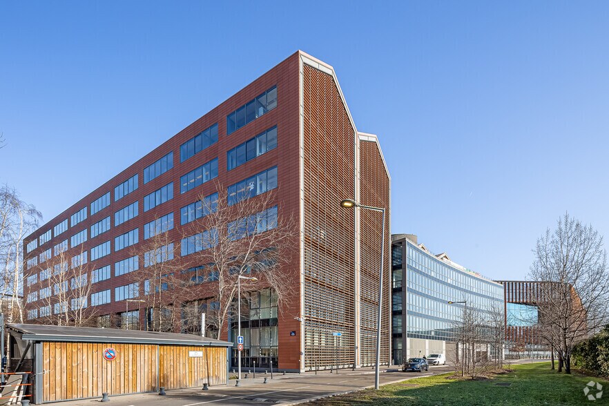 Office in Paris for lease - Building Photo - Image 2 of 6