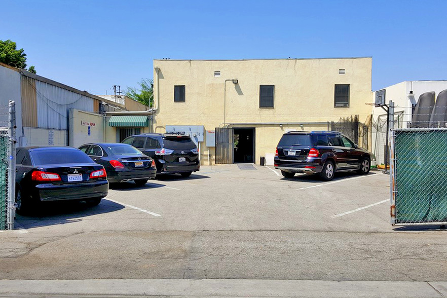 16458-16462 Paramount Blvd, Paramount, CA for sale - Building Photo - Image 1 of 1