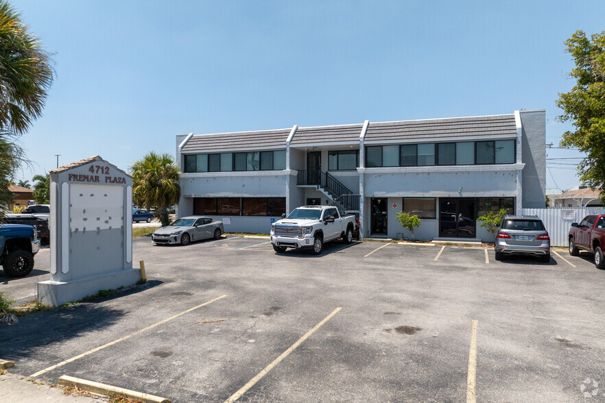 4712 SE 15th Ave, Cape Coral, FL for lease - Building Photo - Image 2 of 5