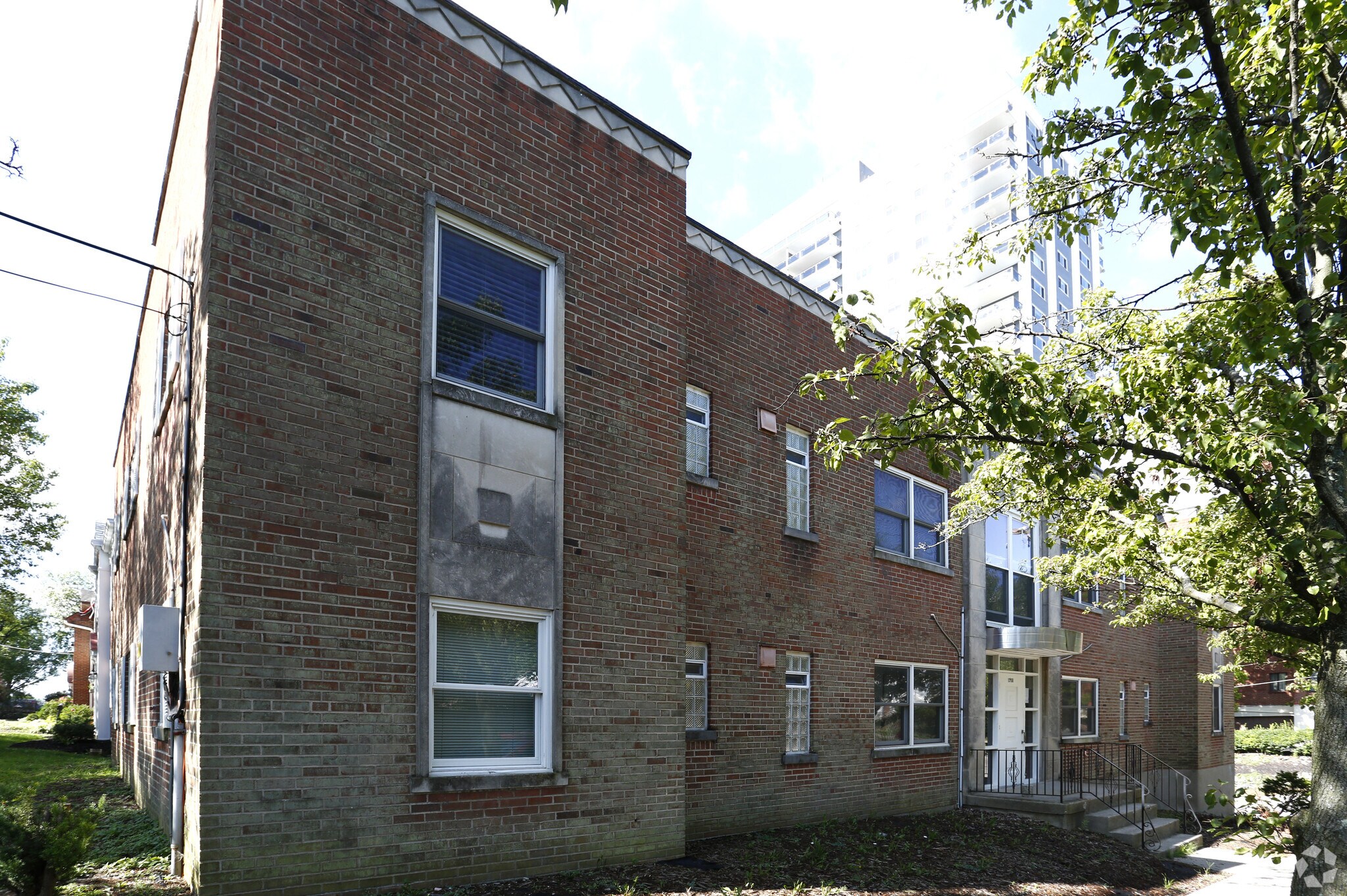 2050 Francis Ln, Cincinnati, OH for sale Primary Photo- Image 1 of 1