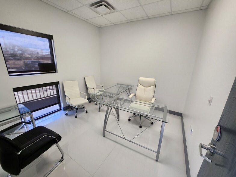 509 Giles Rd, El Paso, TX for lease - Building Photo - Image 3 of 16