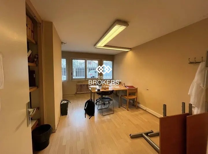 Retail in Grenoble for lease - Interior Photo - Image 3 of 8