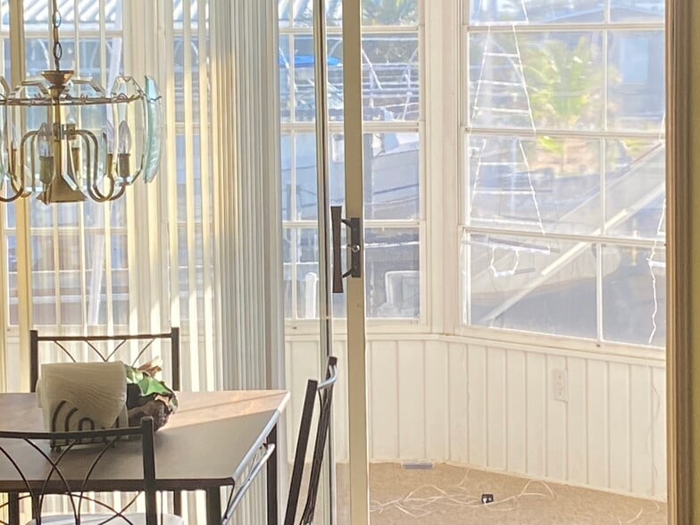 3096 Skipper Ln, Saint James City, FL for sale - Primary Photo - Image 1 of 34