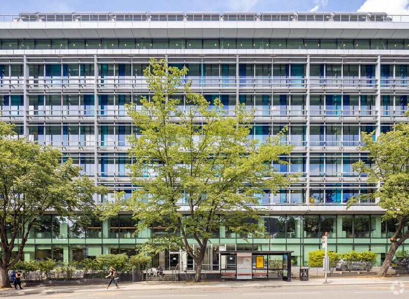 210 Pentonville Rd, London for lease - Building Photo - Image 3 of 9