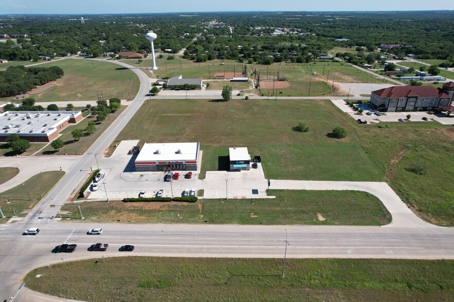 2159 10th St, Bridgeport, TX for sale - Building Photo - Image 2 of 2