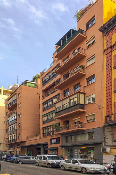 Calle De Juan De Urbieta, 42, Madrid, Madrid for lease - Primary Photo - Image 1 of 2