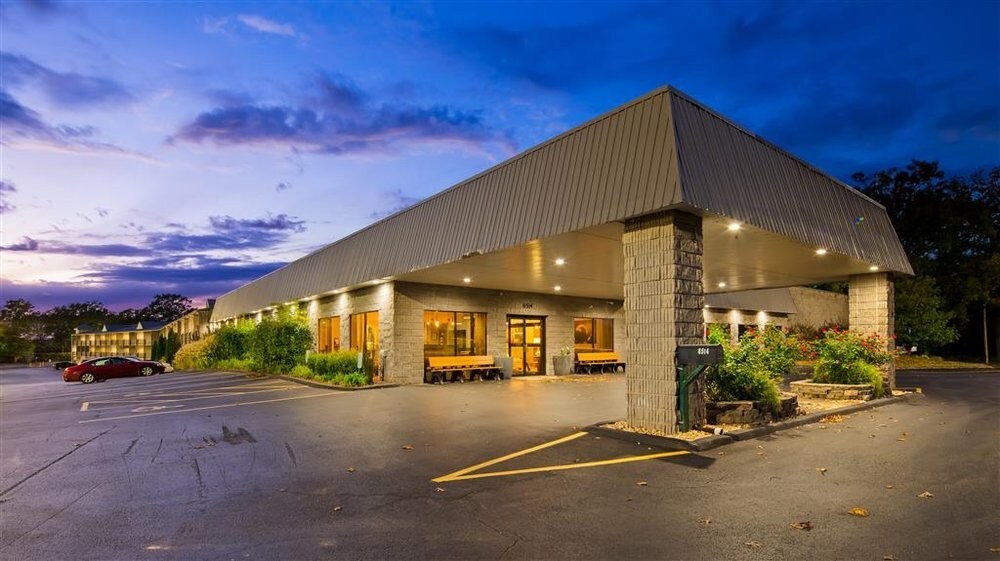 8514 State Highway 76 Branson West Mo 65737 Hotel Property For O 1 Best Western Branson