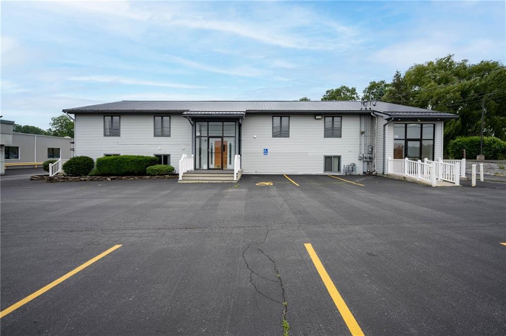 8745 Lake Rd, Le Roy, NY for sale Primary Photo- Image 1 of 1