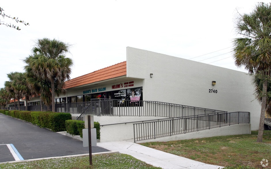 2740 Bayshore Dr Naples FL 34112 - 2740 Bayshore Dr Naples FL Building Photo 2 Large