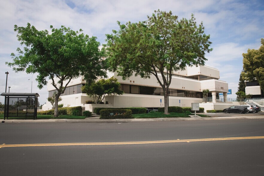 4701 Sisk Rd, Modesto, CA for sale - Primary Photo - Image 1 of 1