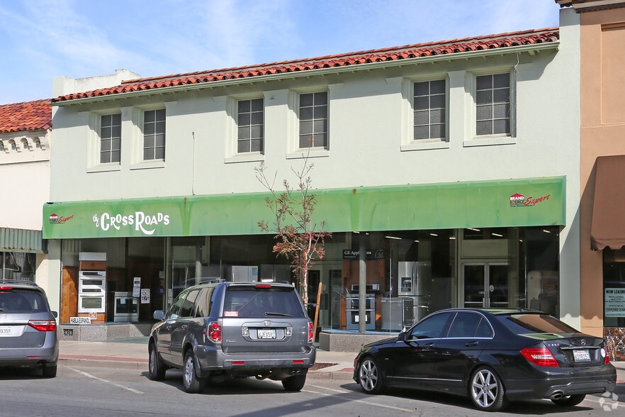 122 W 7th St, Hanford, CA for sale - Building Photo - Image 1 of 12
