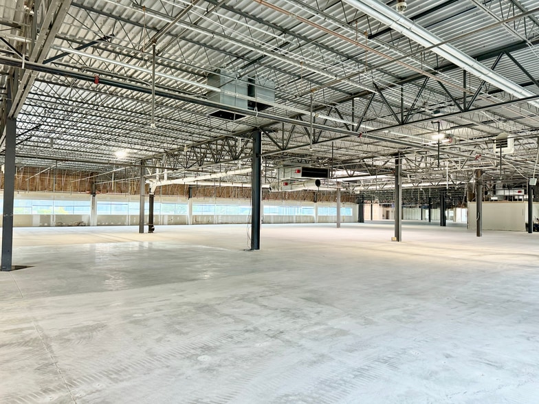 7337 W Washington St, Indianapolis, IN for lease - Interior Photo - Image 3 of 5