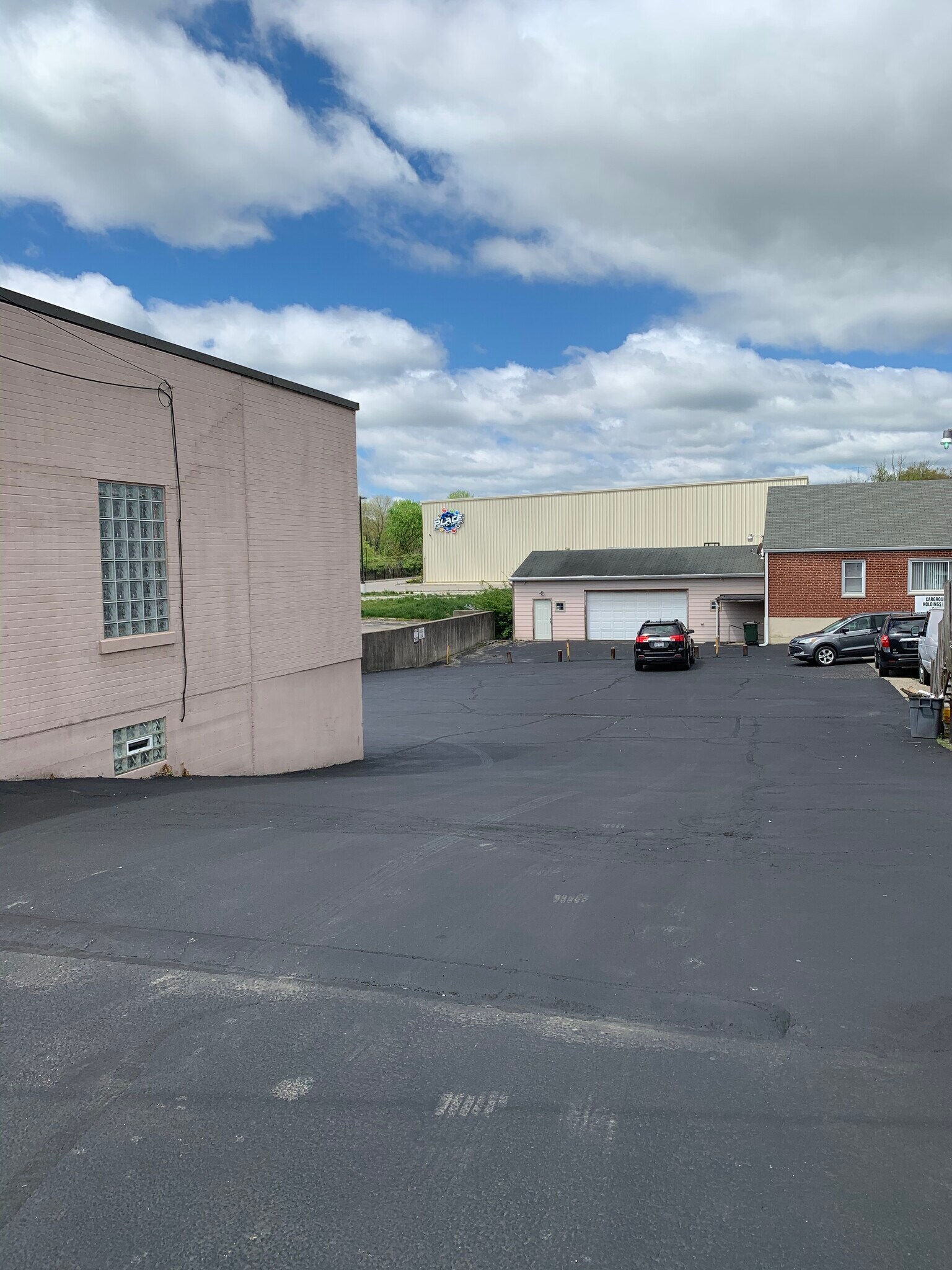 8077 Colerain Ave, Cincinnati, OH 45239 Office/Retail for Lease