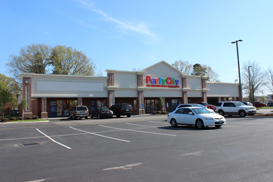 109 Volvo Pky, Chesapeake, VA for lease - Building Photo - Image 3 of 5