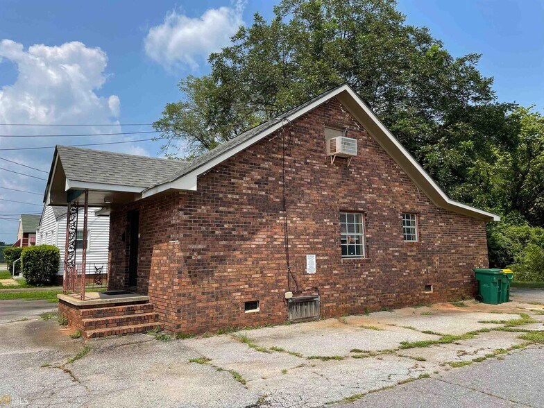 4894 College St, Forest Park, GA for sale - Building Photo - Image 3 of 9