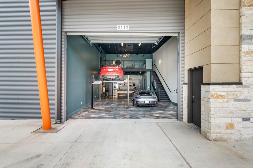 7231 Stonewall Bnd, San Antonio, TX for sale - Building Photo - Image 2 of 17