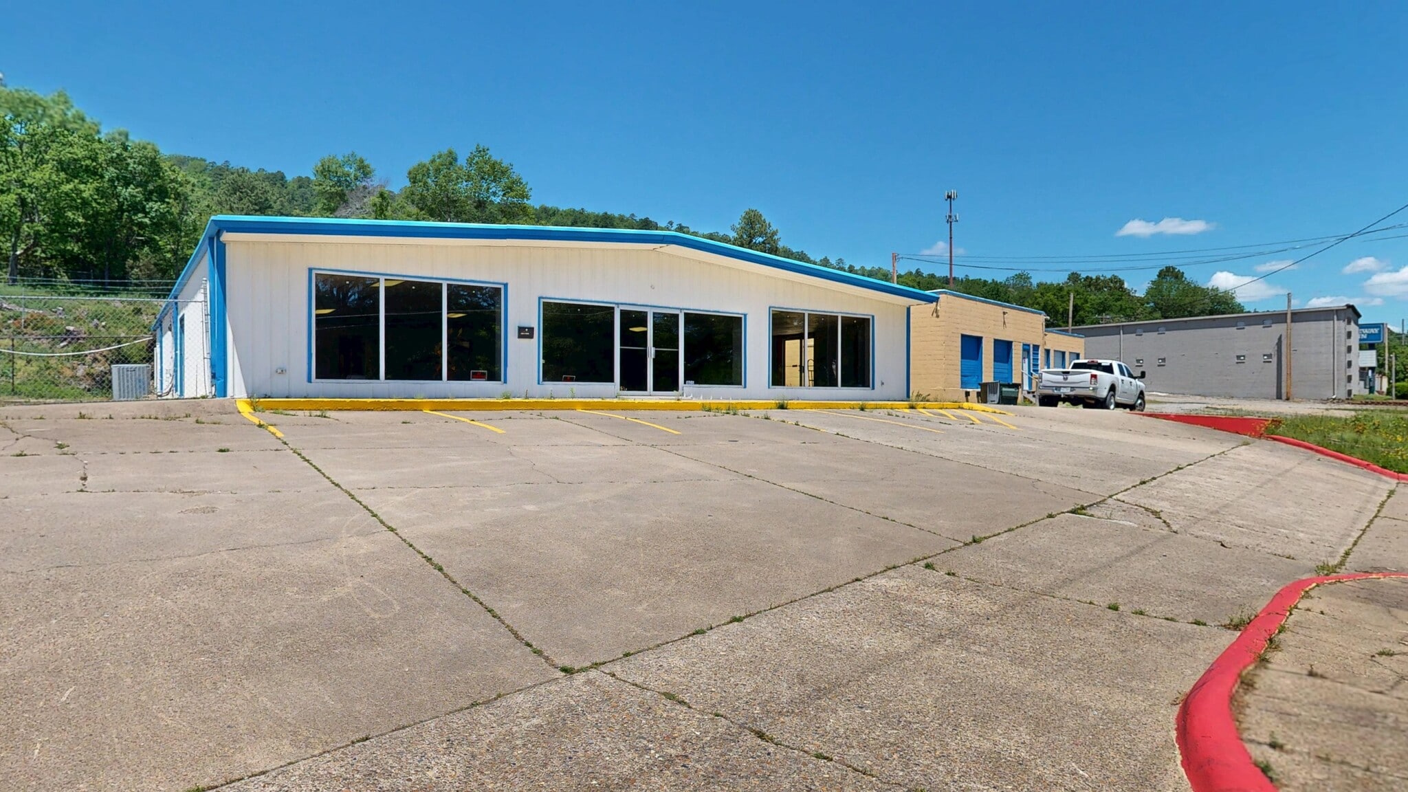 1005 E Grand Ave, Hot Springs, AR for lease Building Photo- Image 1 of 45
