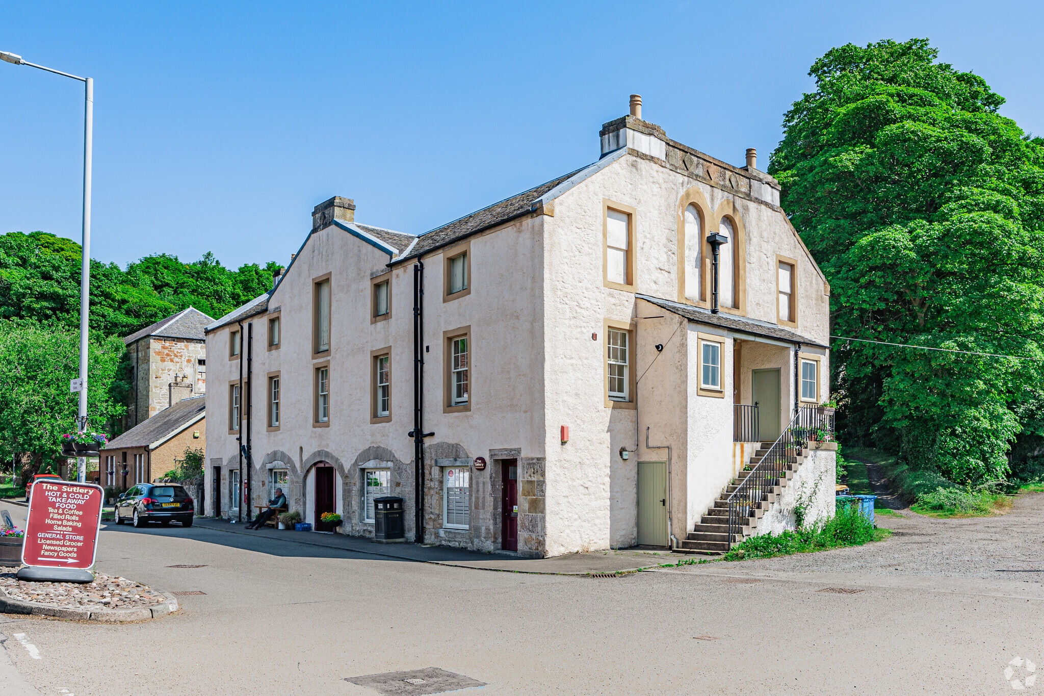 16 Rocks Rd, Dunfermline for lease Primary Photo- Image 1 of 3