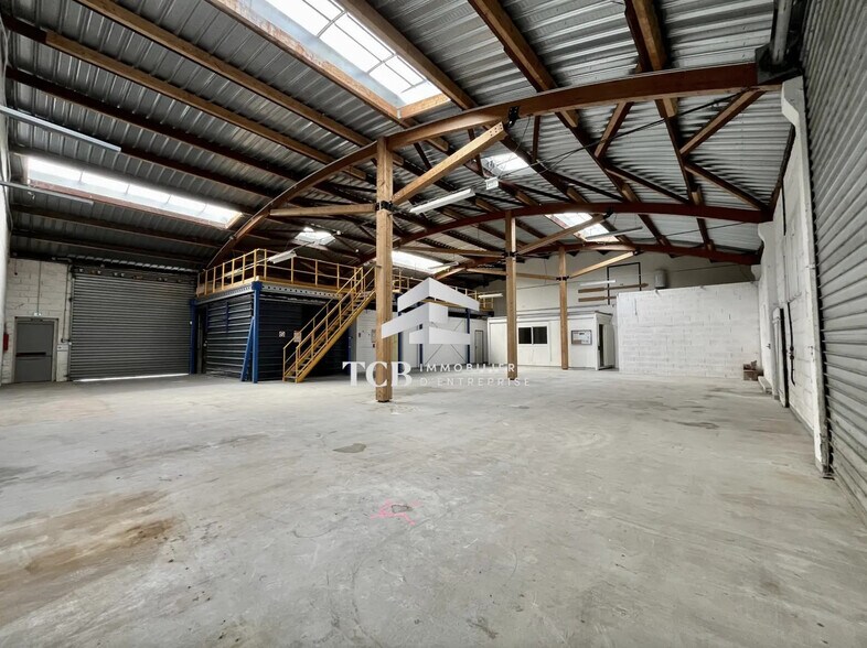 Flex in Carquefou for lease - Building Photo - Image 3 of 19