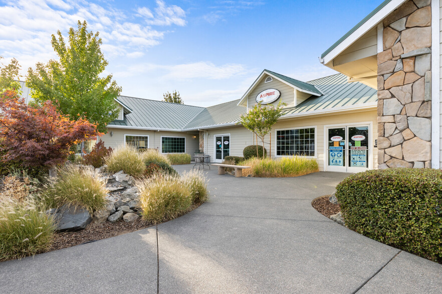 1252 Airport Park Blvd, Ukiah, CA for lease - Building Photo - Image 2 of 11