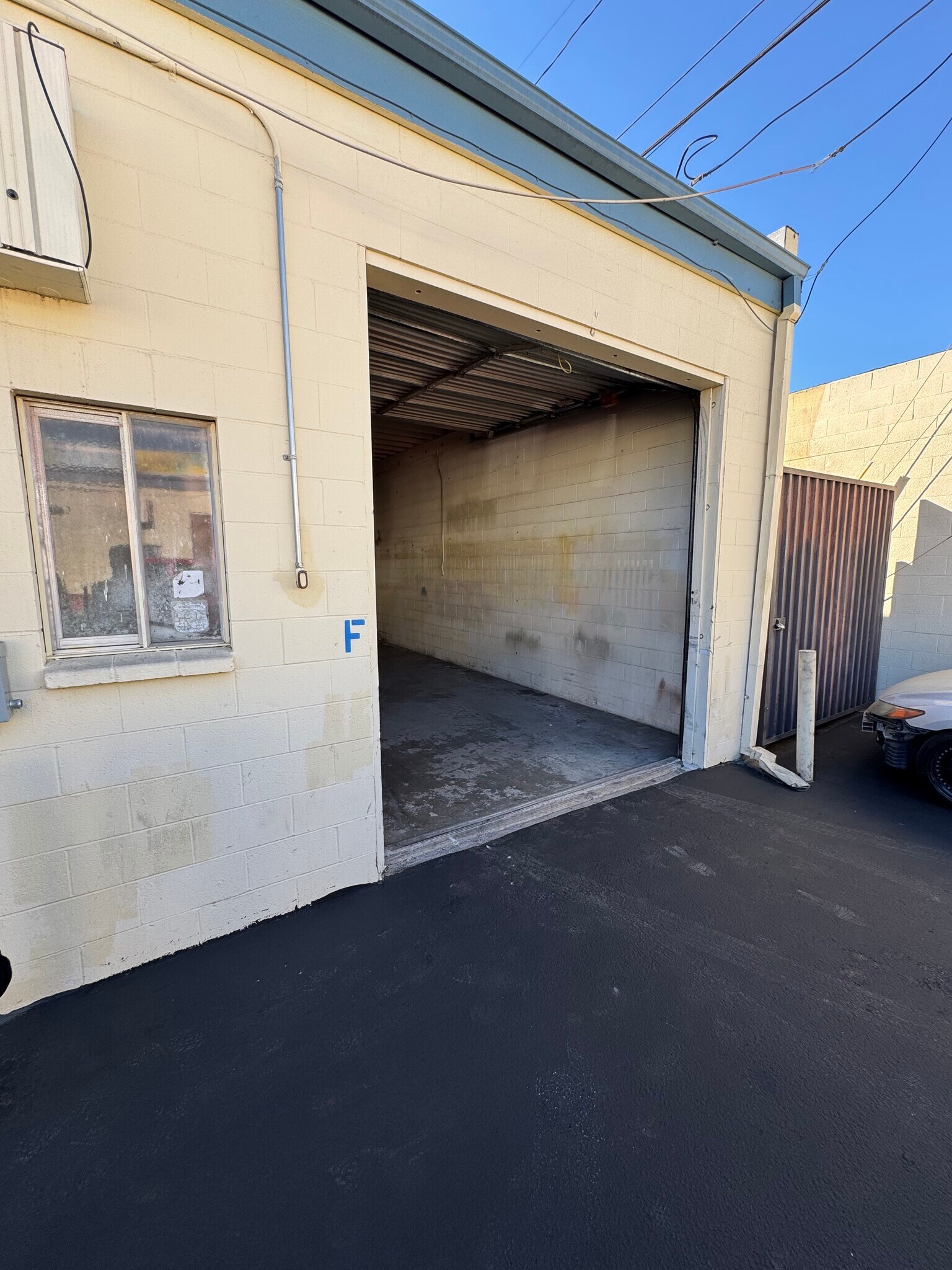 1173 Commercial Ave, Oxnard, CA for lease Building Photo- Image 1 of 3