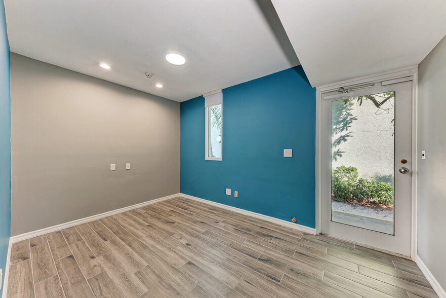 1771 Manatee Ave W, Bradenton, FL for lease - Interior Photo - Image 2 of 21