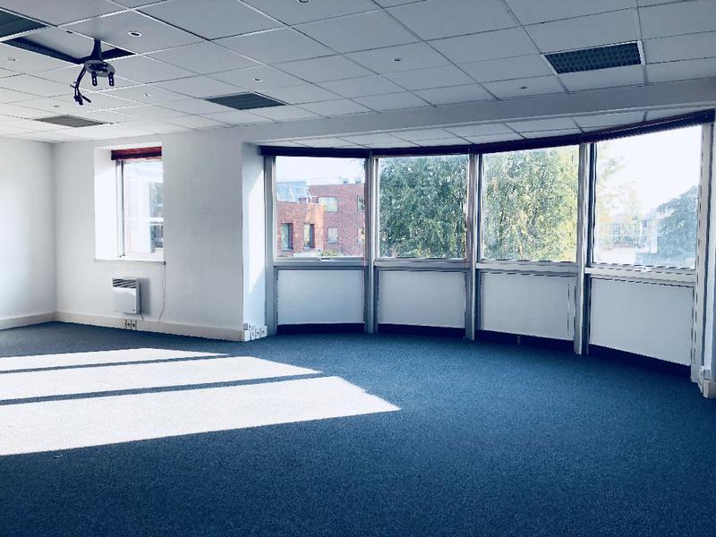 Office in Nanterre for lease Interior Photo- Image 1 of 5