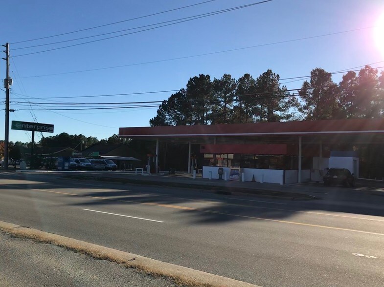 6295 Yadkin Rd, Fayetteville, NC 28303