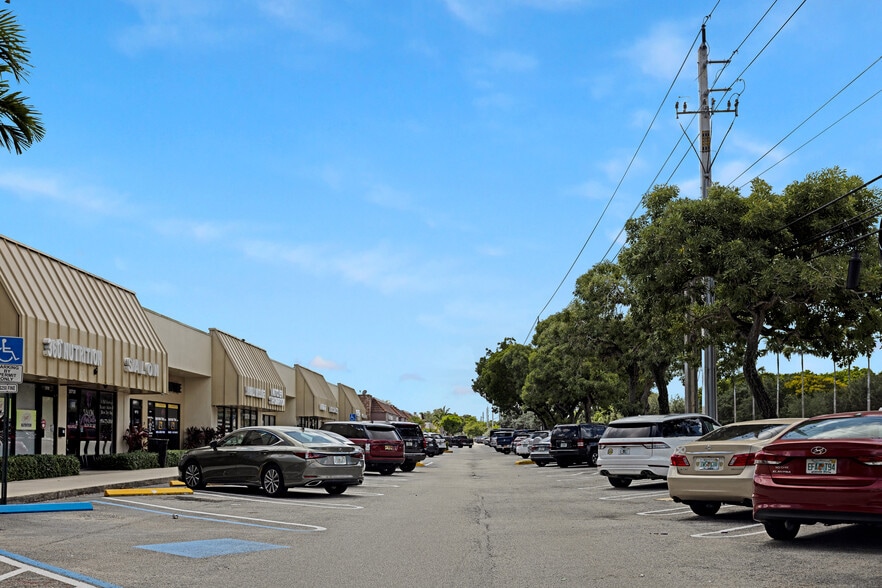 10750-10806 Wiles Rd, Coral Springs, FL for lease - Building Photo - Image 2 of 2
