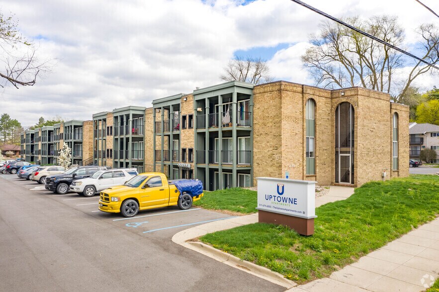 230 238 W Saginaw St East Lansing Mi 48823 Loopnet Com