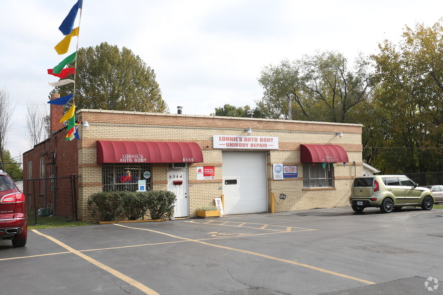 8542 N Broadway, Saint Louis, MO for sale - Primary Photo - Image 1 of 9