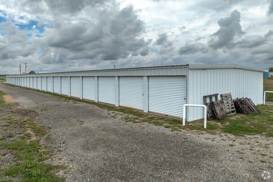 10560 S 119th St, Clearwater, KS for sale - Primary Photo - Image 1 of 1