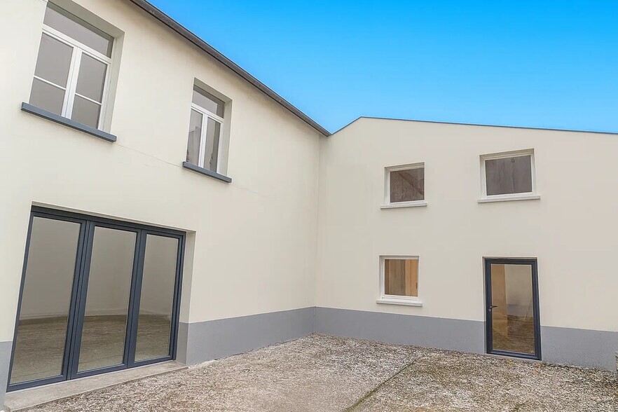 Office in Neuilly-sur-Seine for sale - Building Photo - Image 2 of 3