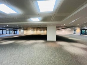 Office in Louveciennes for lease Interior Photo- Image 2 of 5