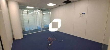 Office in Montreuil for lease Building Photo- Image 2 of 6