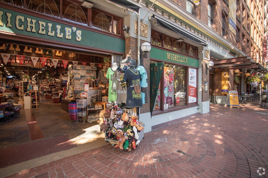 55 Water St, Vancouver, BC for lease - Building Photo - Image 3 of 15