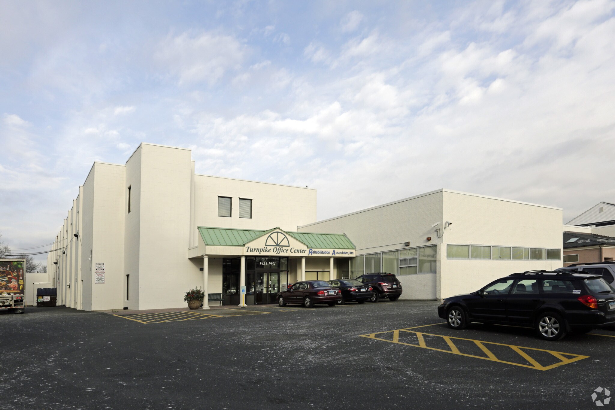 19012009 Black Rock Tpke, Fairfield, CT 06825 Turnpike Shopping Center